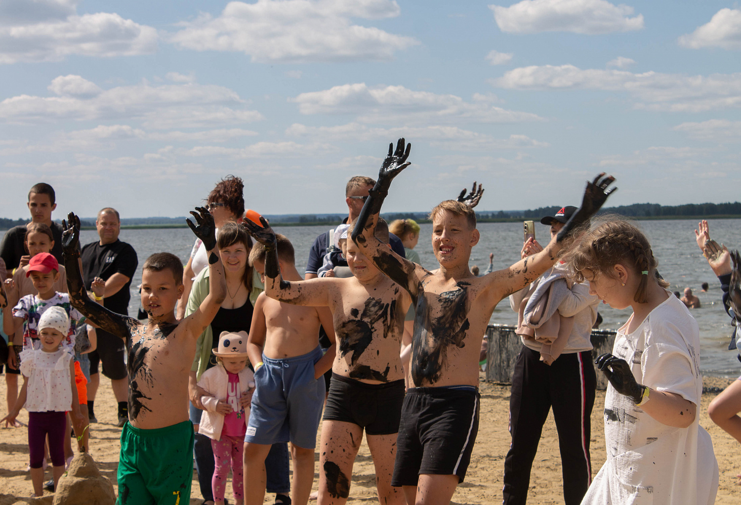 Фестиваль грязи, красок холи и рока 18.07.2026